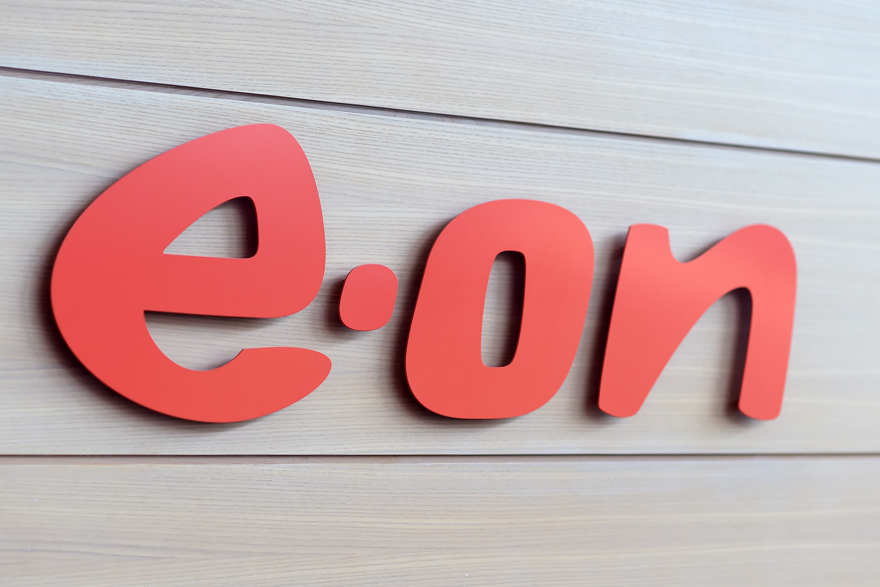 Press release: E.ON joins campaign to lower electricity bills and electrify households and businesses
